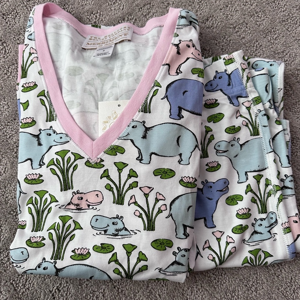 TBBC Bal Harbour Hippos Ladies Lounger NWT